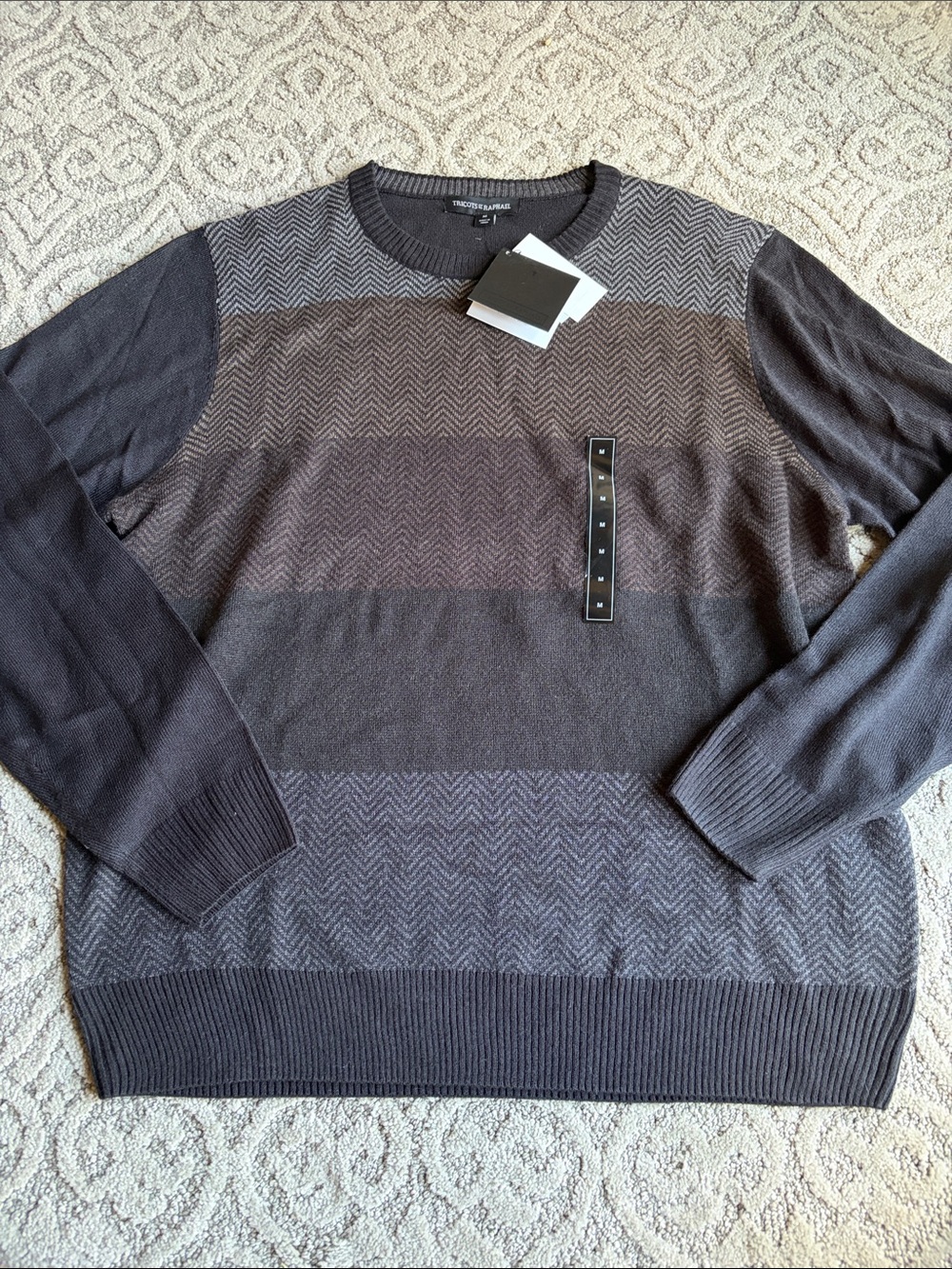 NWT Tricot St Raphael Men's Crewneck Sweater in Charcoal and Dark Gray